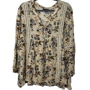 American Eagle Beige Floral Boho top